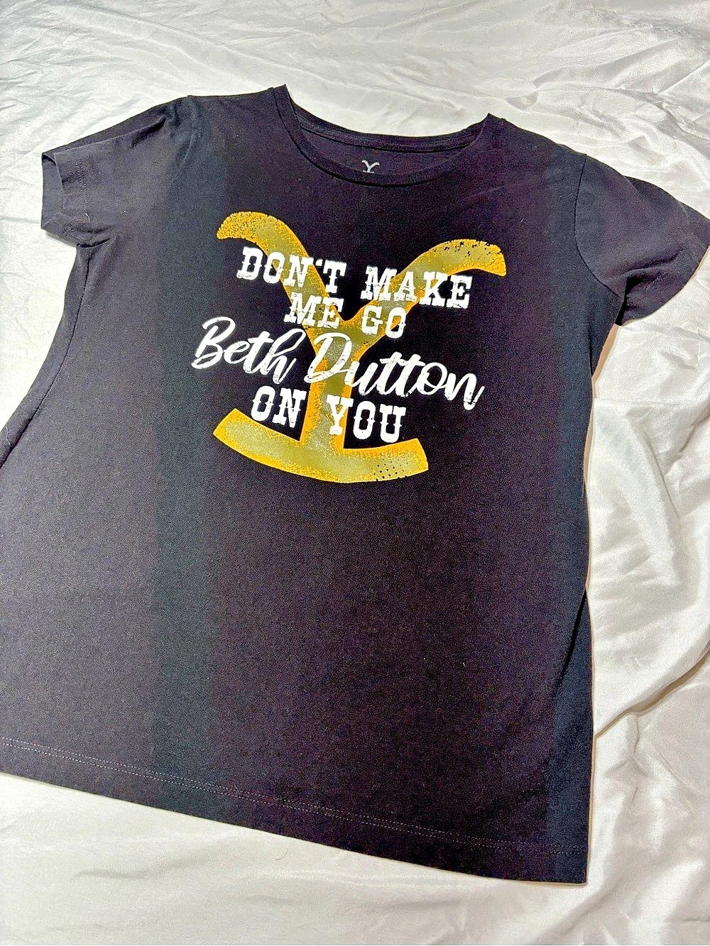 Yellowstone Don't Make Me Go Beth Dutton On You T-Shirt Graphic Tee Size Large